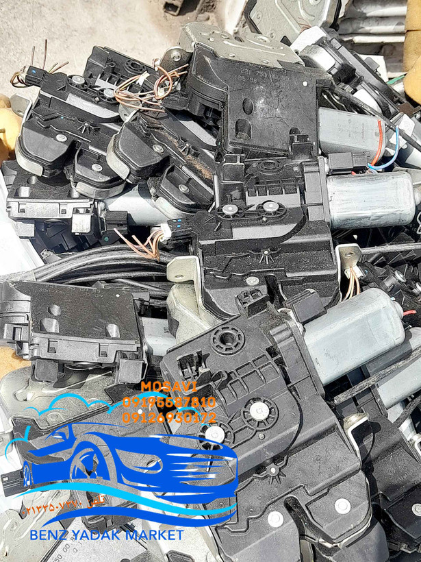 قفل درب صندوق مرسدس بنز اس۵۰۰ W221 مدل ۲۰۱۰ در حد